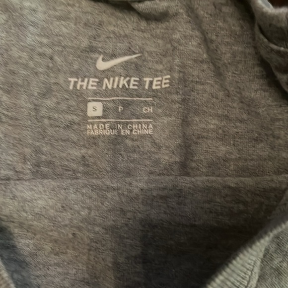 Nike Crop T - Picture 2 of 2